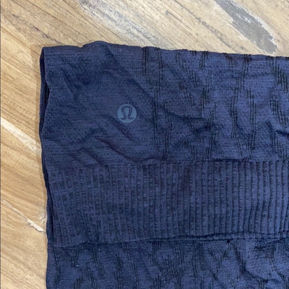 Lululemon cableknit textured long sleeve navy - Picture 2 of 2